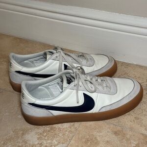 Nike Unisex White & Navy Blue Sneakers